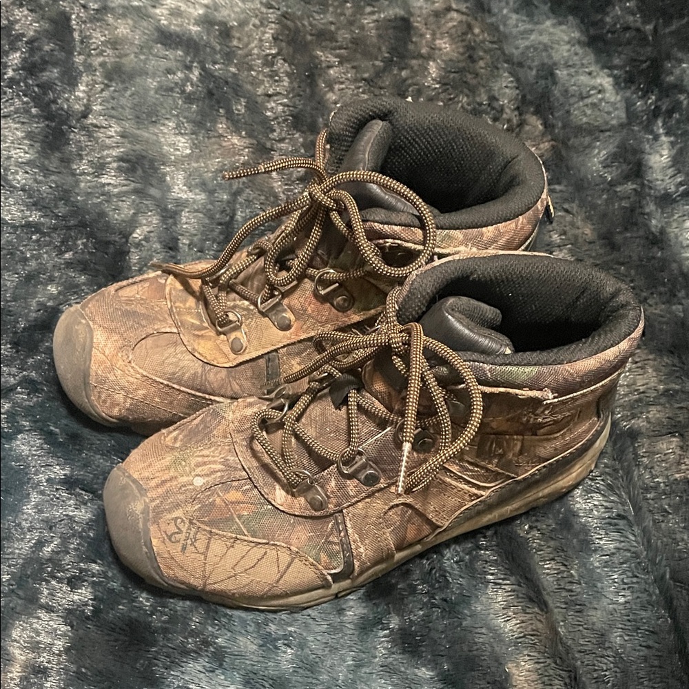 Mossy Oak Kids Brown Camo Lace-Up Outdoor Boots